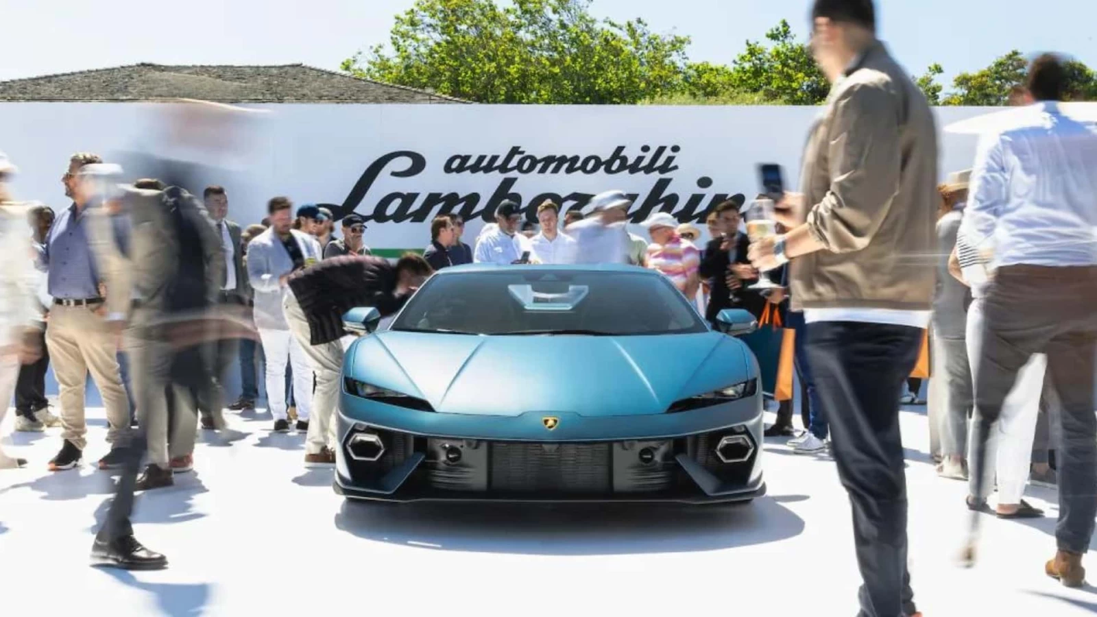 Суперкары Lamborghini используют электрическую энергию от компании, принадлежащей Mercedes