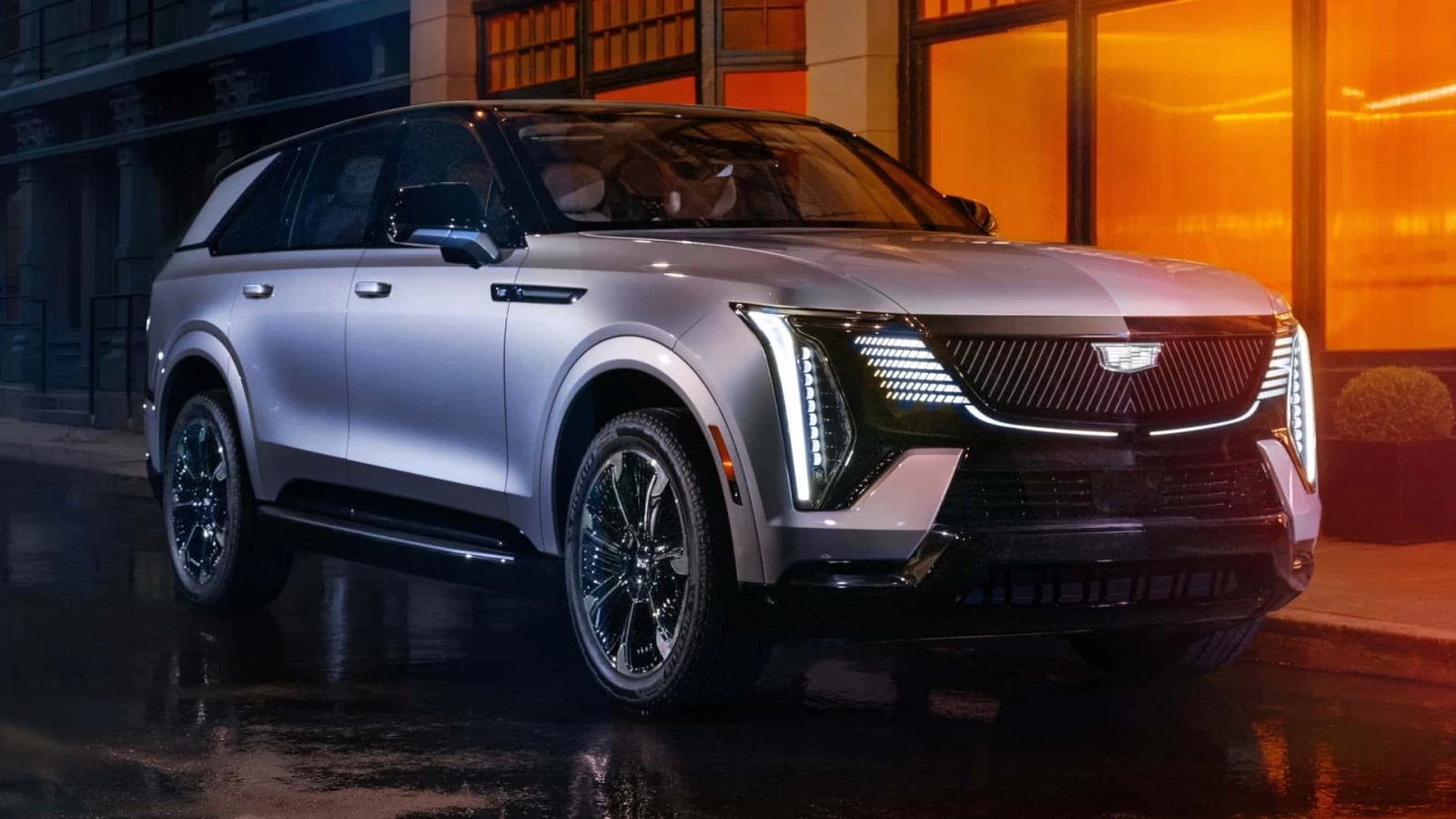 Первый в истории полностью электрический Cadillac ESCALADE IQ 2025