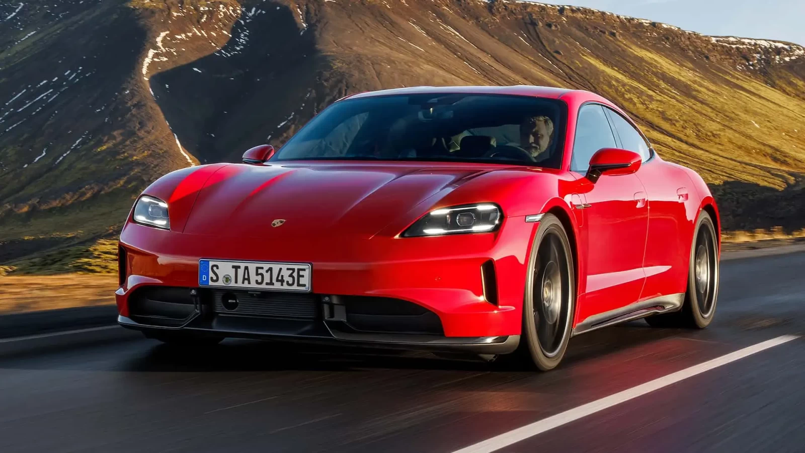 Новый Porsche Taycan GTS значительно мощнее